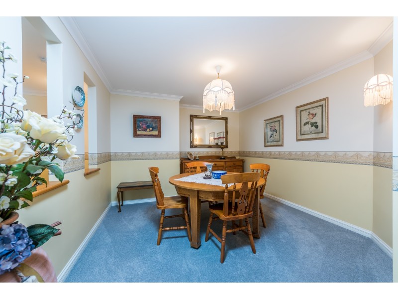 25 Mallina Circuit, Carramar WA 6031