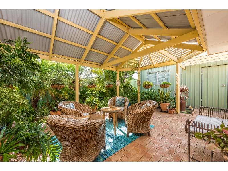 25 Mallina Circuit, Carramar WA 6031
