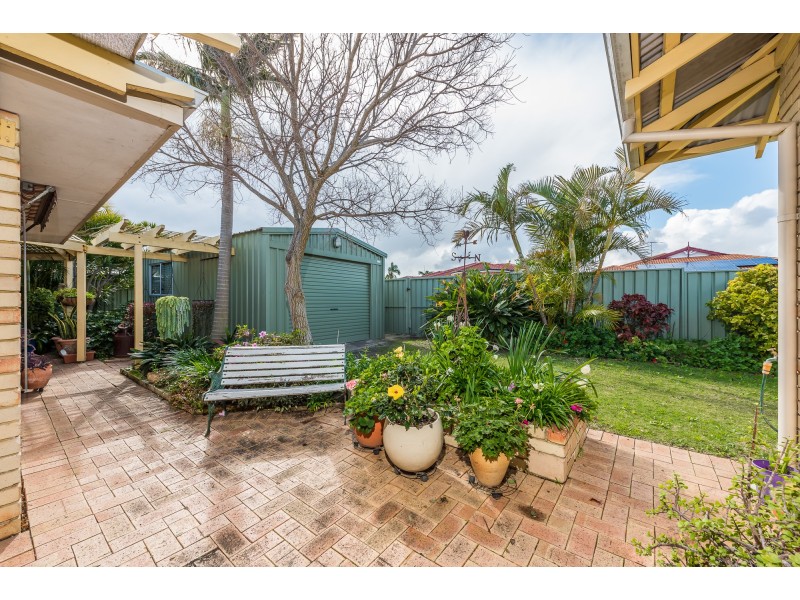 25 Mallina Circuit, Carramar WA 6031