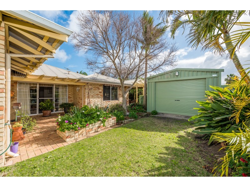 25 Mallina Circuit, Carramar WA 6031