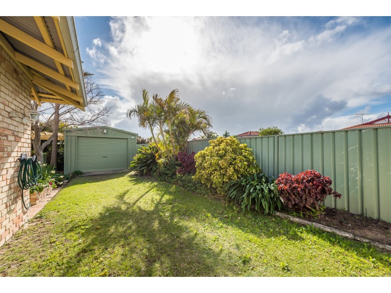 25 Mallina Circuit, Carramar WA 6031