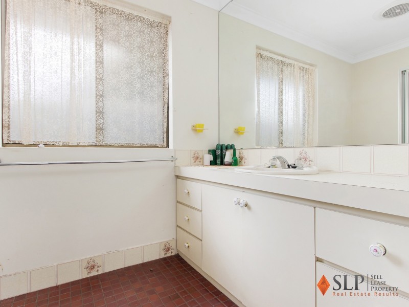 8 Barbados Close, Safety Bay WA 6169