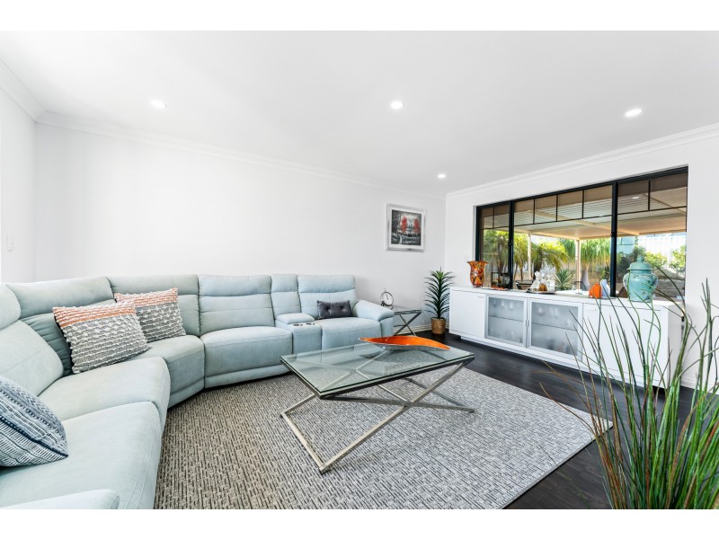 220 Barridale Drive, Kingsley WA 6026