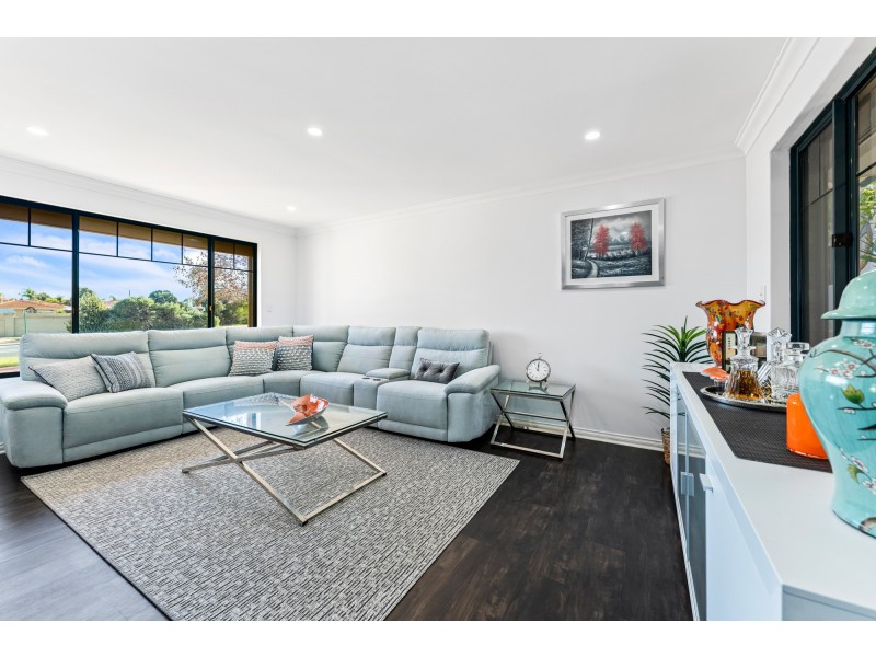 220 Barridale Drive, Kingsley WA 6026