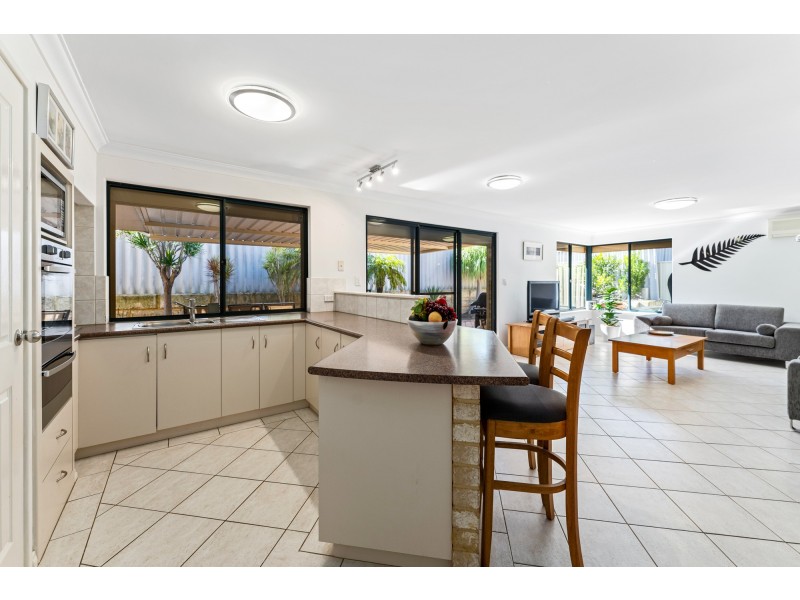 220 Barridale Drive, Kingsley WA 6026