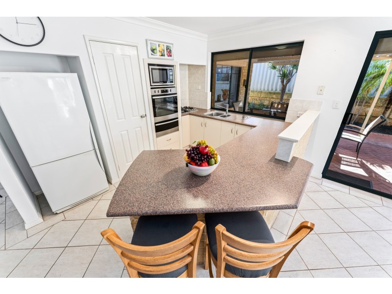 220 Barridale Drive, Kingsley WA 6026