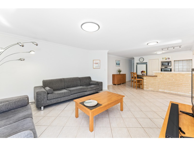 220 Barridale Drive, Kingsley WA 6026