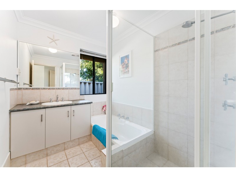 220 Barridale Drive, Kingsley WA 6026