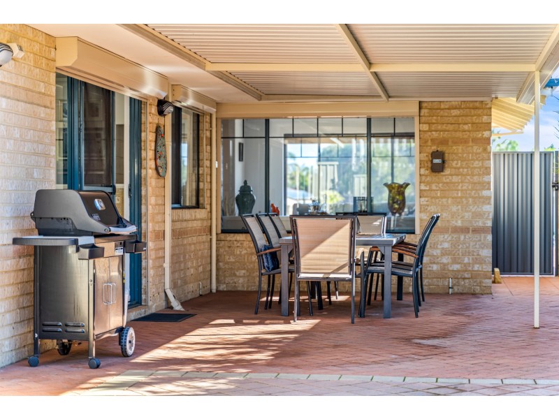 220 Barridale Drive, Kingsley WA 6026