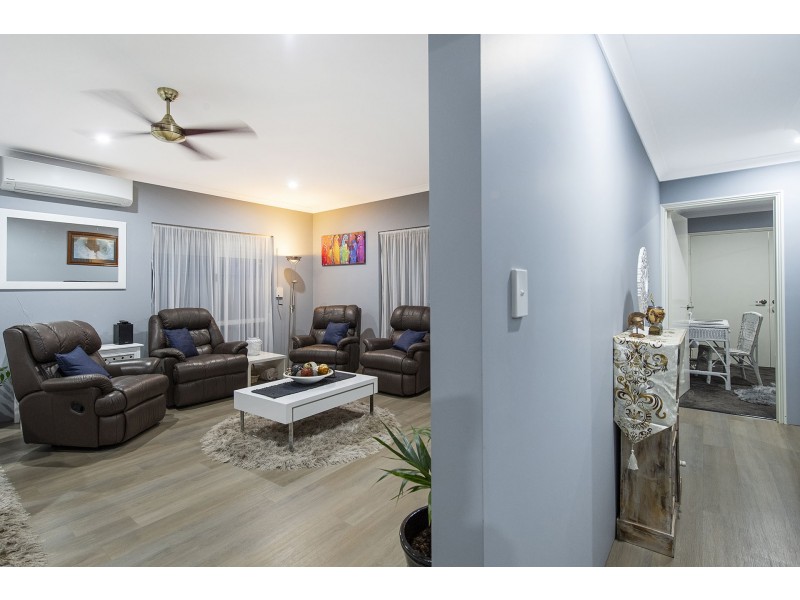 4 Newmarket Road, Meadow Springs WA 6210