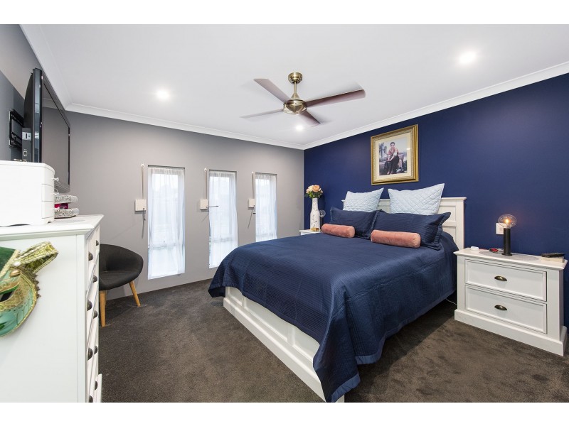 4 Newmarket Road, Meadow Springs WA 6210