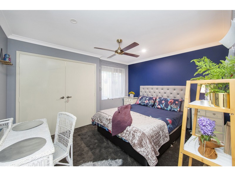 4 Newmarket Road, Meadow Springs WA 6210