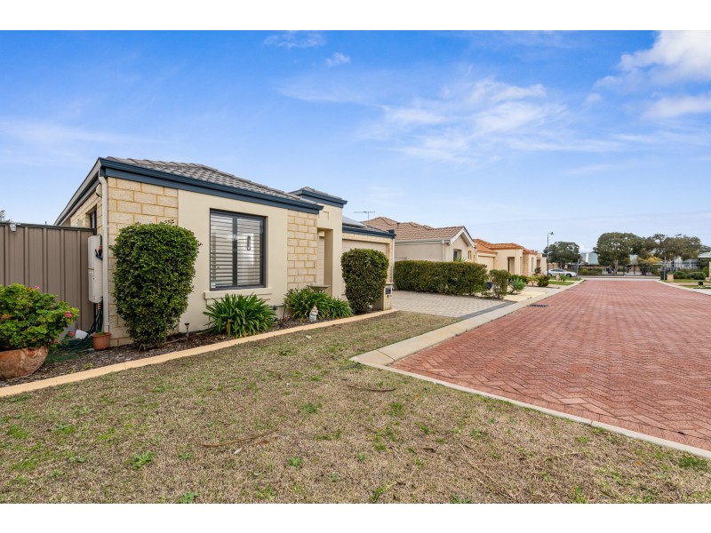 27 Verteramo Way, Hocking WA 6065