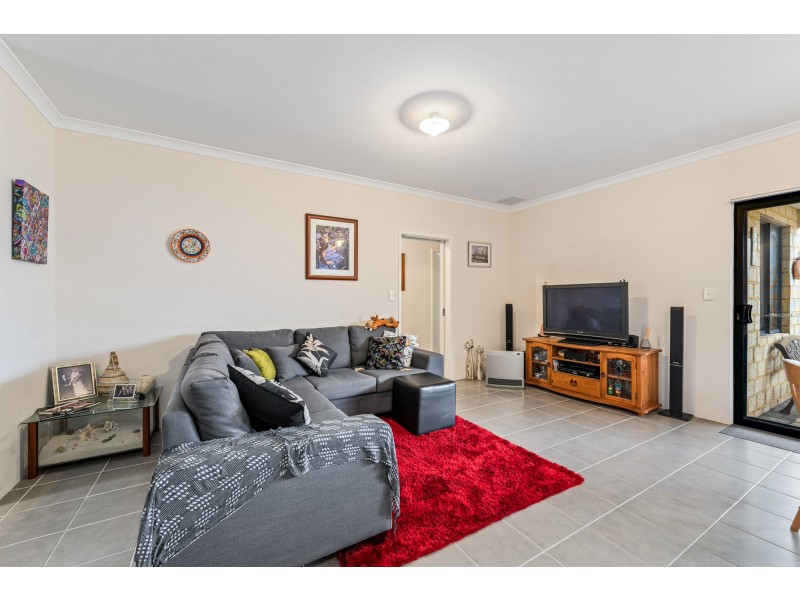 27 Verteramo Way, Hocking WA 6065