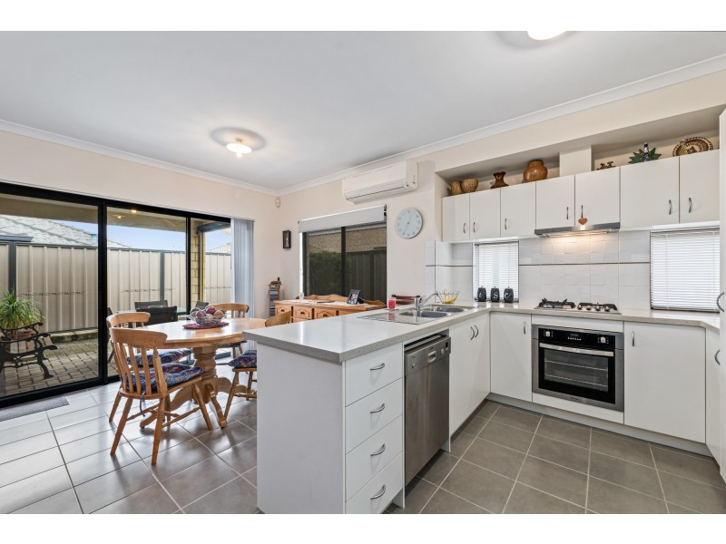 27 Verteramo Way, Hocking WA 6065