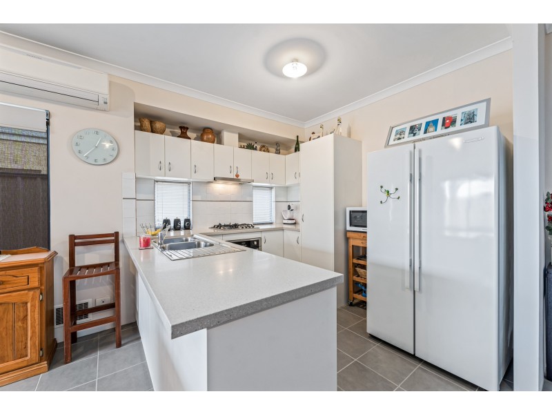 27 Verteramo Way, Hocking WA 6065