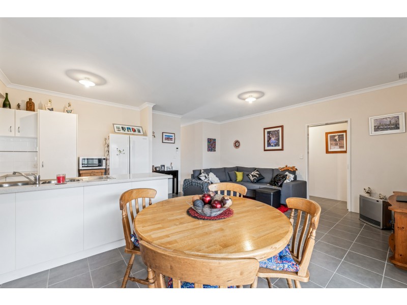 27 Verteramo Way, Hocking WA 6065