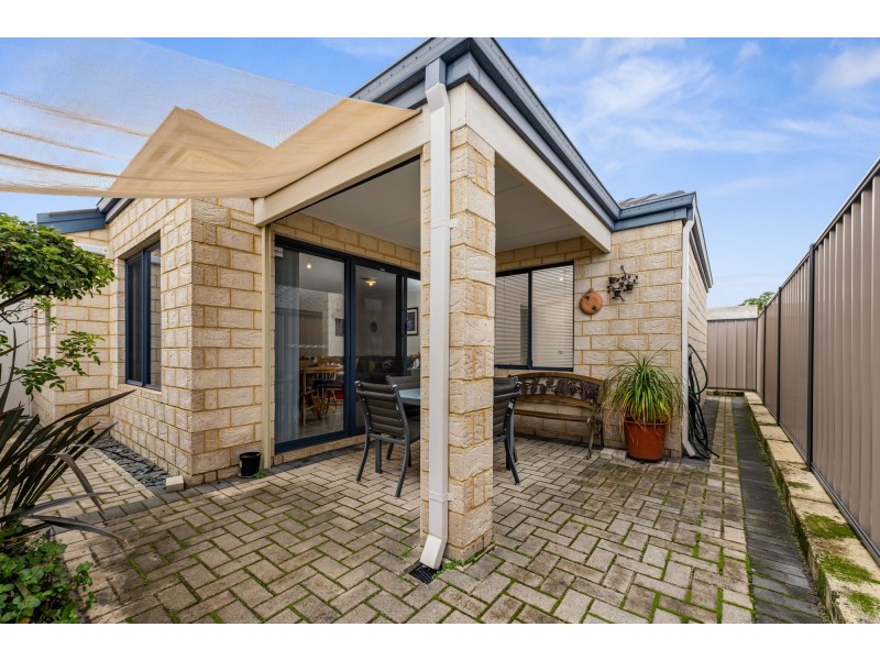 27 Verteramo Way, Hocking WA 6065