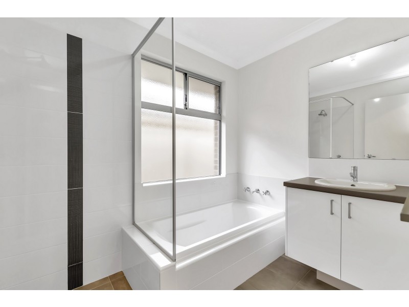 9 Lytham Lane, Meadow Springs WA 6210