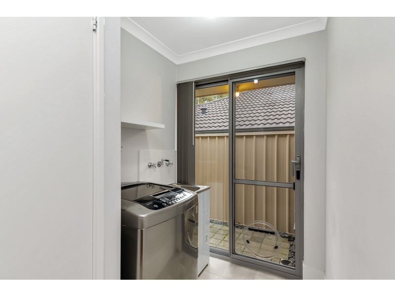 9 Lytham Lane, Meadow Springs WA 6210