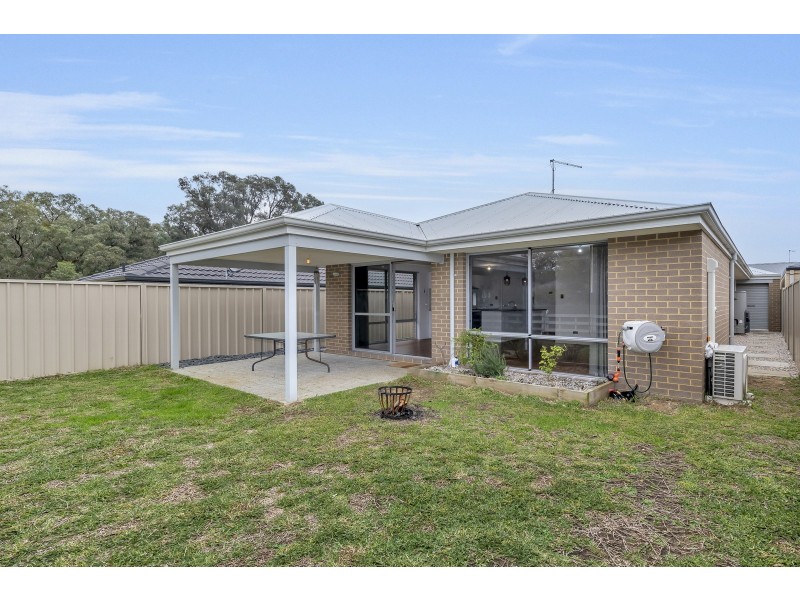 9 Lytham Lane, Meadow Springs WA 6210