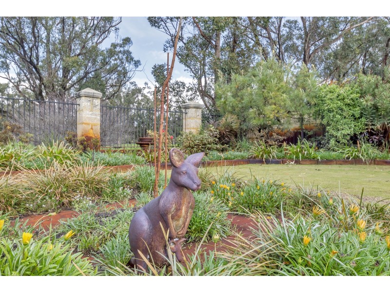 67 Midsummer Circle, Pinjarra WA 6208