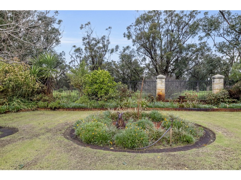 67 Midsummer Circle, Pinjarra WA 6208