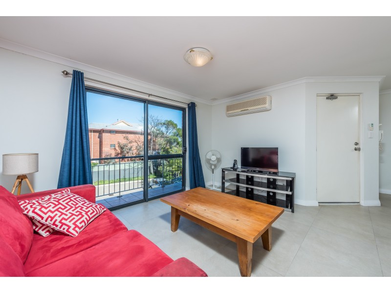 16/8 King George Street, Victoria Park WA 6100