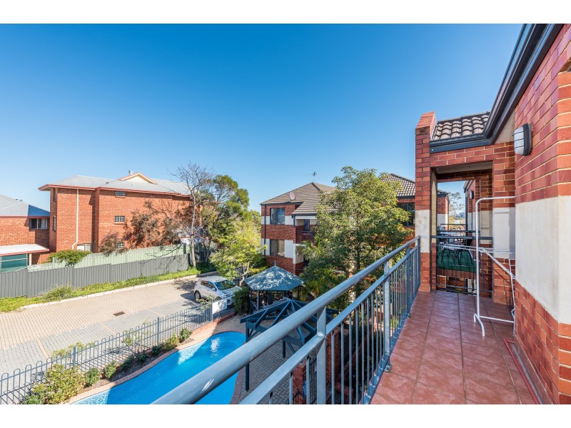 16/8 King George Street, Victoria Park WA 6100