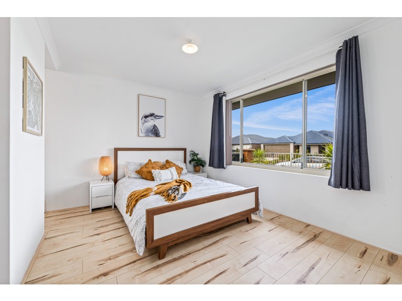 16 Cuddlepie Turn, Banksia Grove WA 6031