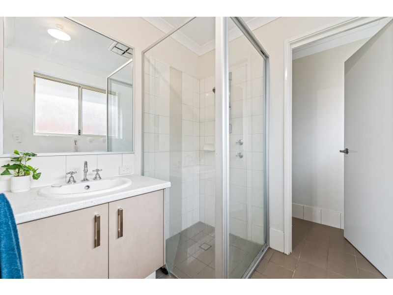 16 Cuddlepie Turn, Banksia Grove WA 6031