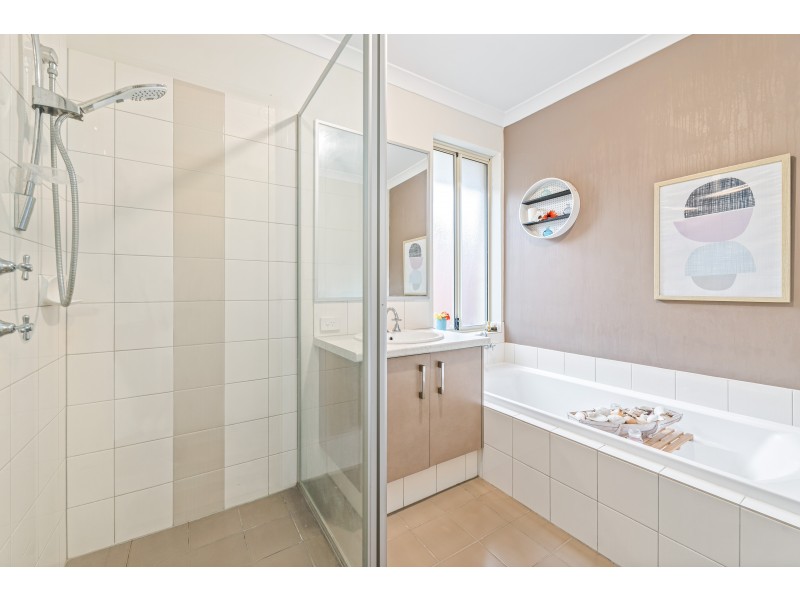 16 Cuddlepie Turn, Banksia Grove WA 6031