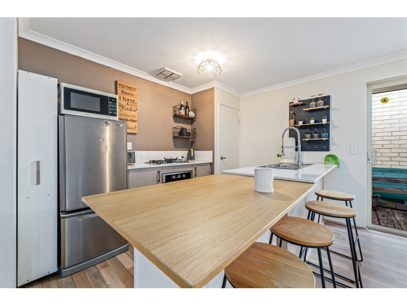 16 Cuddlepie Turn, Banksia Grove WA 6031