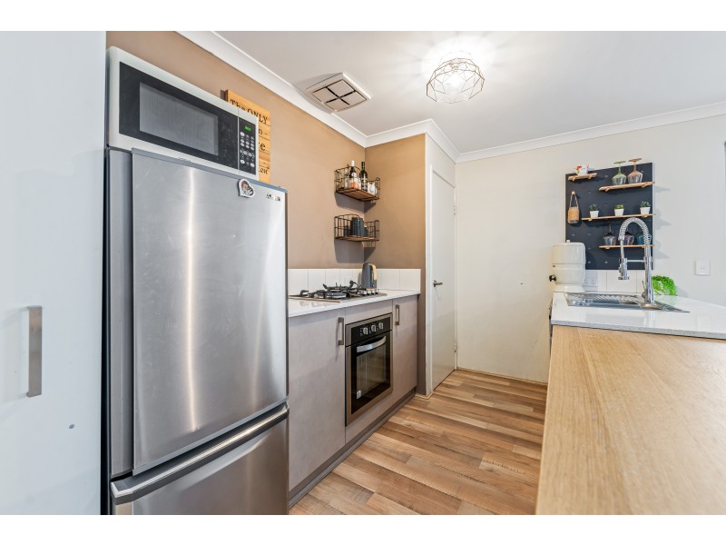 16 Cuddlepie Turn, Banksia Grove WA 6031