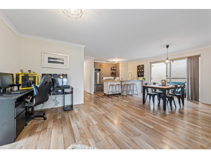 16 Cuddlepie Turn, Banksia Grove WA 6031