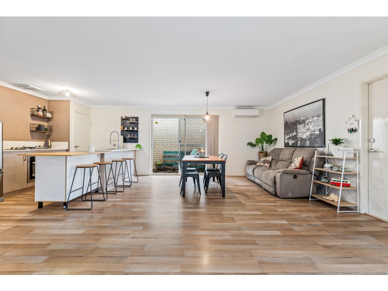 16 Cuddlepie Turn, Banksia Grove WA 6031