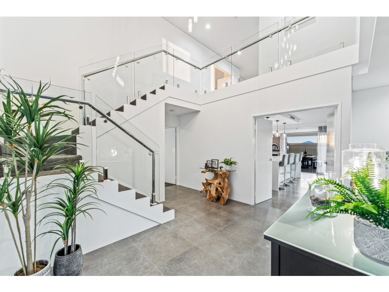 11 Seafarer Way, Jindalee WA 6036