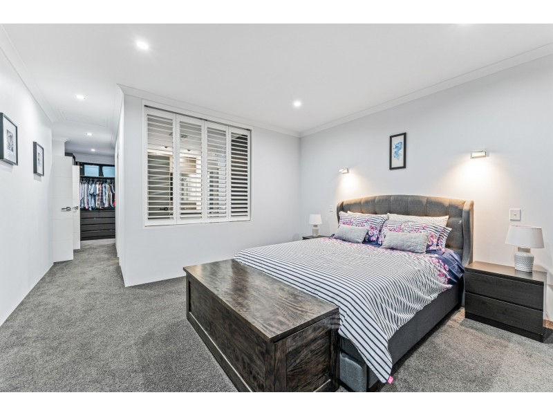 11 Seafarer Way, Jindalee WA 6036