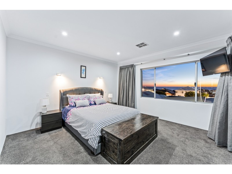 11 Seafarer Way, Jindalee WA 6036