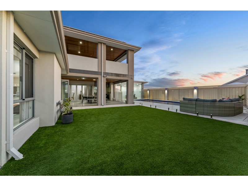 11 Seafarer Way, Jindalee WA 6036