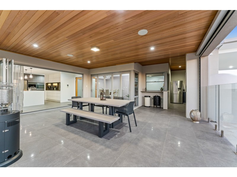 11 Seafarer Way, Jindalee WA 6036