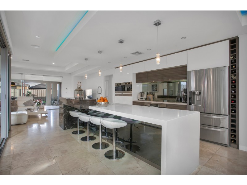 8 Barcelo Lane, Caversham WA 6055