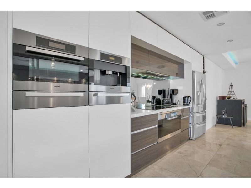 8 Barcelo Lane, Caversham WA 6055