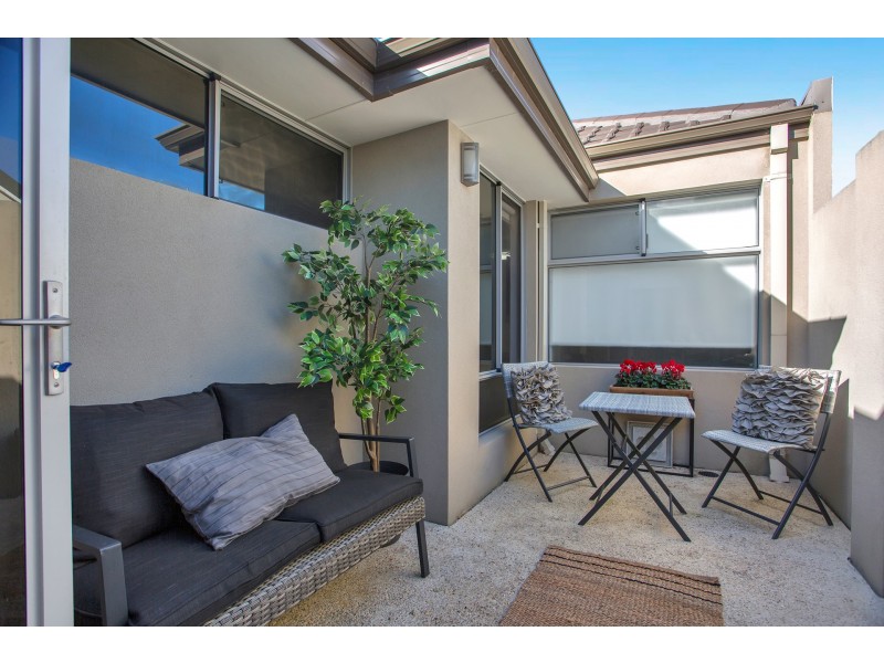8 Barcelo Lane, Caversham WA 6055