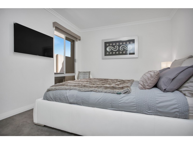 8 Barcelo Lane, Caversham WA 6055