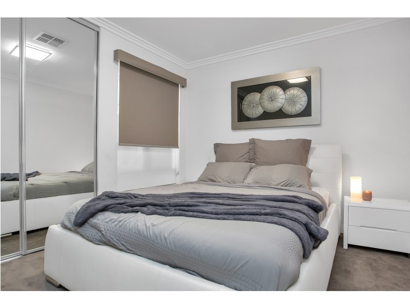 8 Barcelo Lane, Caversham WA 6055