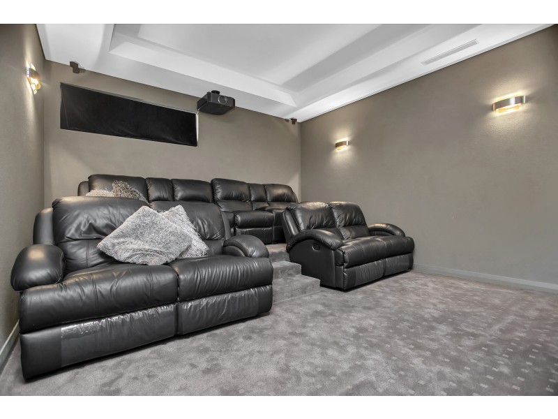 8 Barcelo Lane, Caversham WA 6055