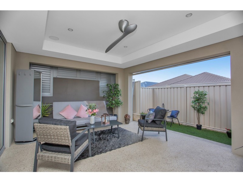 8 Barcelo Lane, Caversham WA 6055