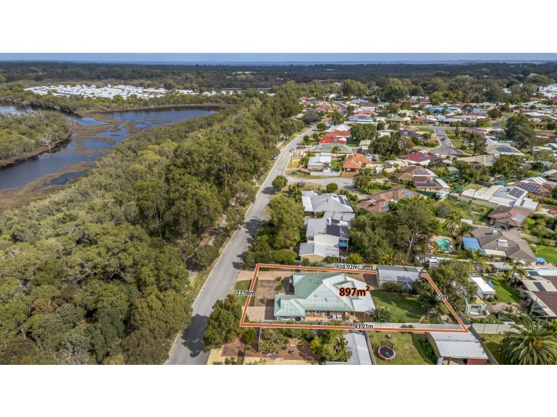 35 Redcliffe Road, Greenfields WA 6210