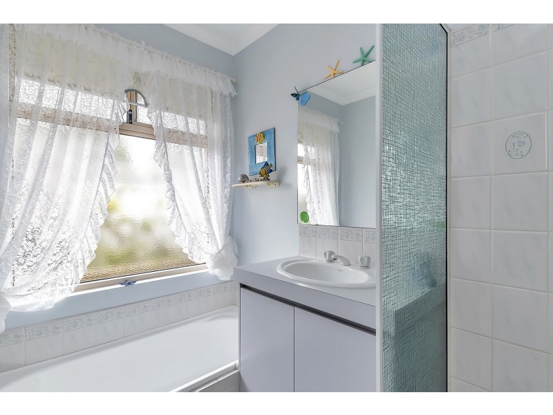 35 Redcliffe Road, Greenfields WA 6210